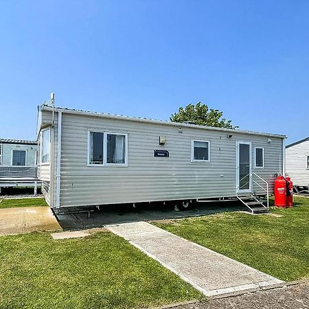 Superb 6 Berth Caravan At St Osyth Beach, Near Clacton-On-Sea Ref 28008Mc Exterior foto